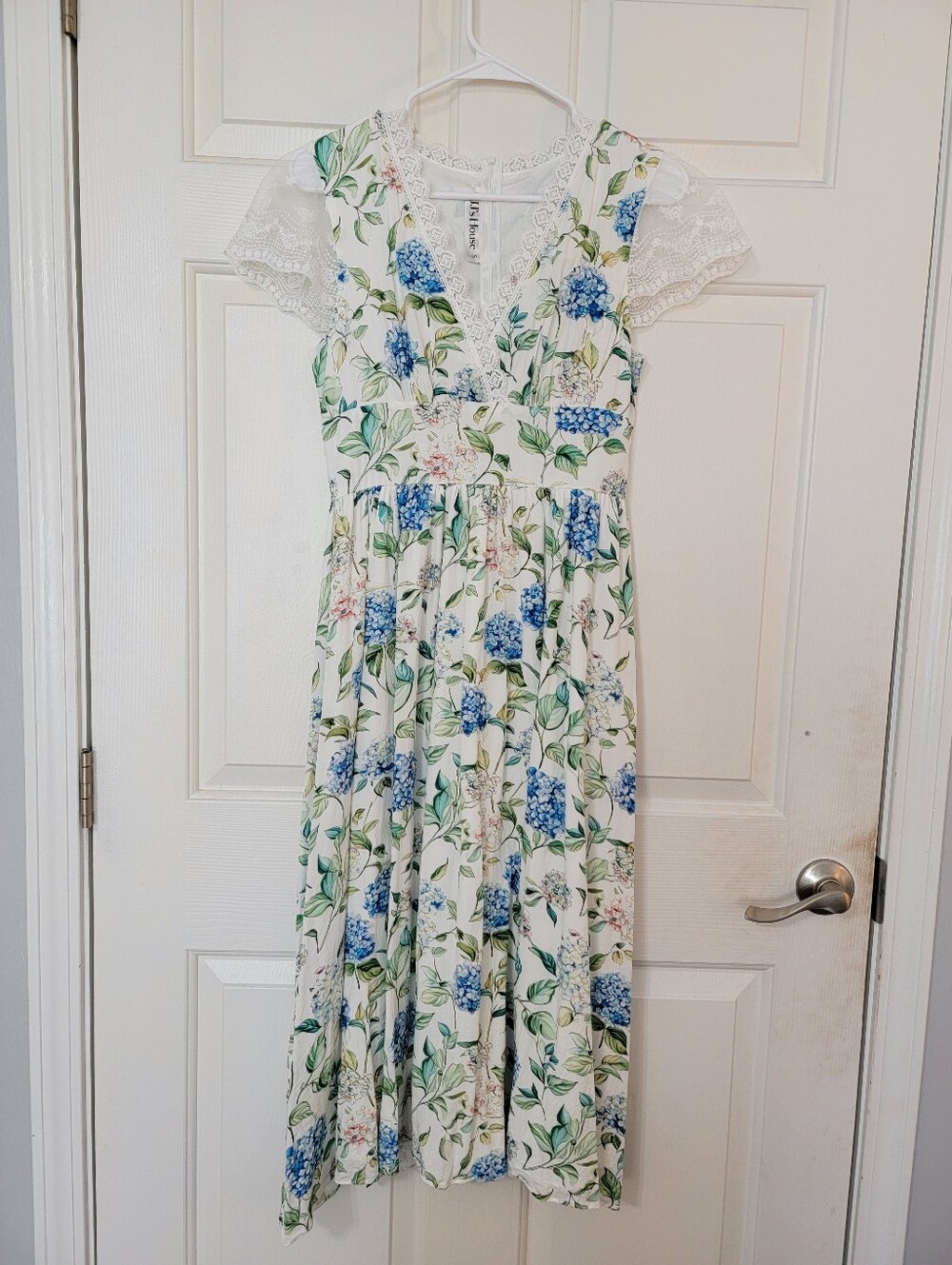 Women's Floral Midi Dress With Lace Sleeves & Trimming